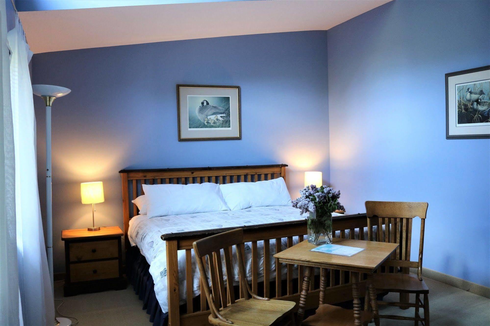 Mulvehill Creek Wilderness Inn And Wedding Chapel Ревелстоук Екстериор снимка